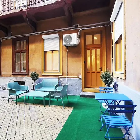 Retro Designstudio In Downtown Budapest Exterior photo